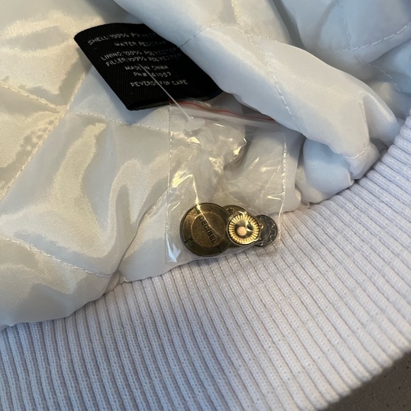 Decibel White Puffer Jacket. Small - Picture 5 of 7